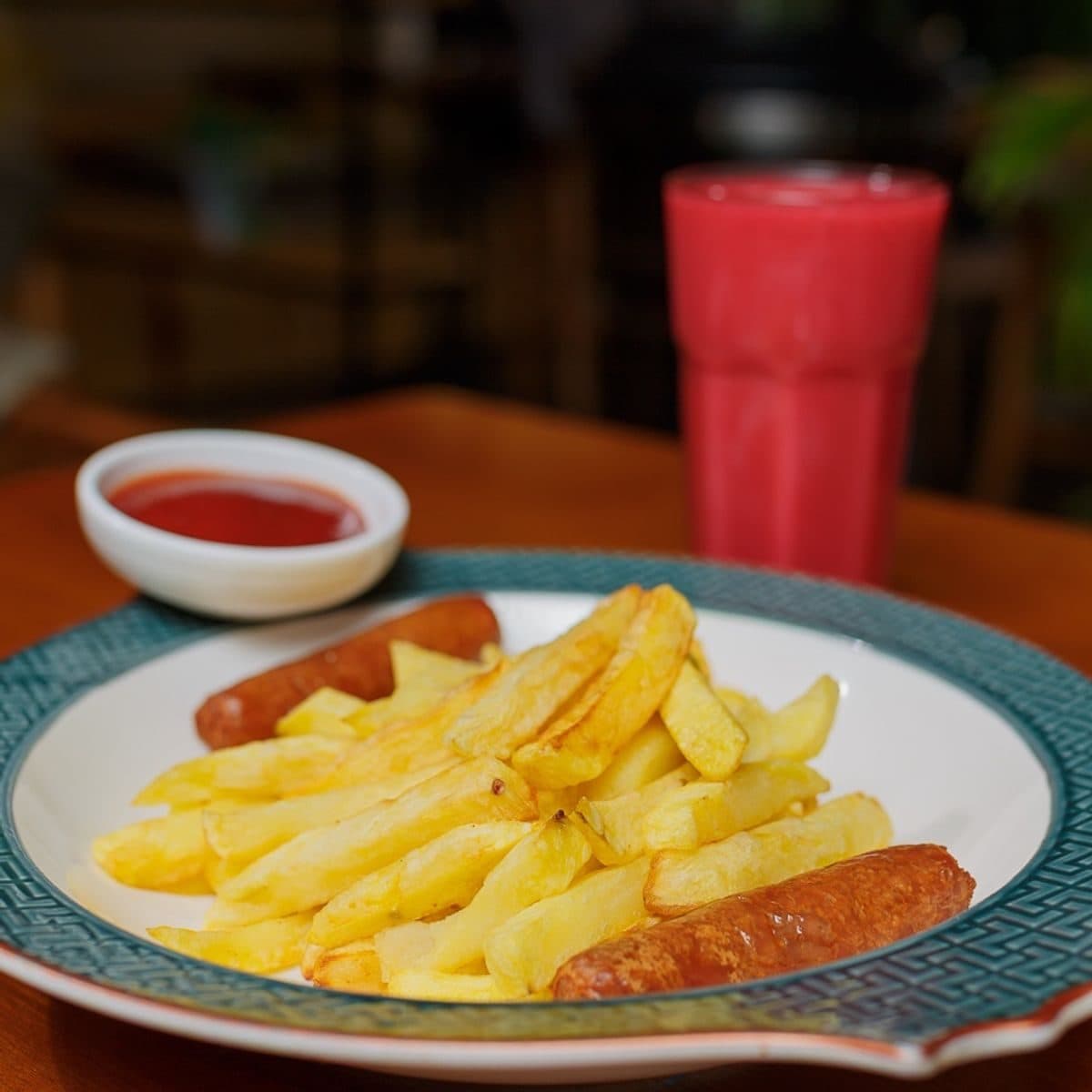 Chips & Sausage (2 pcs)